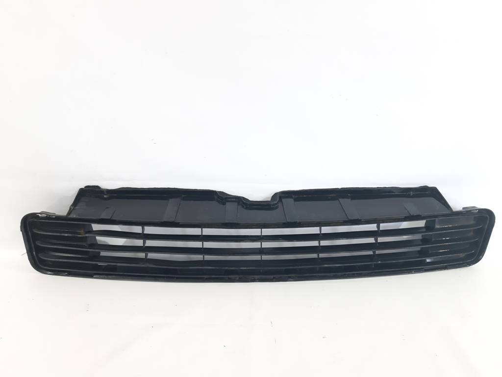 Toyota 5311247040 Решетка бампера переднего