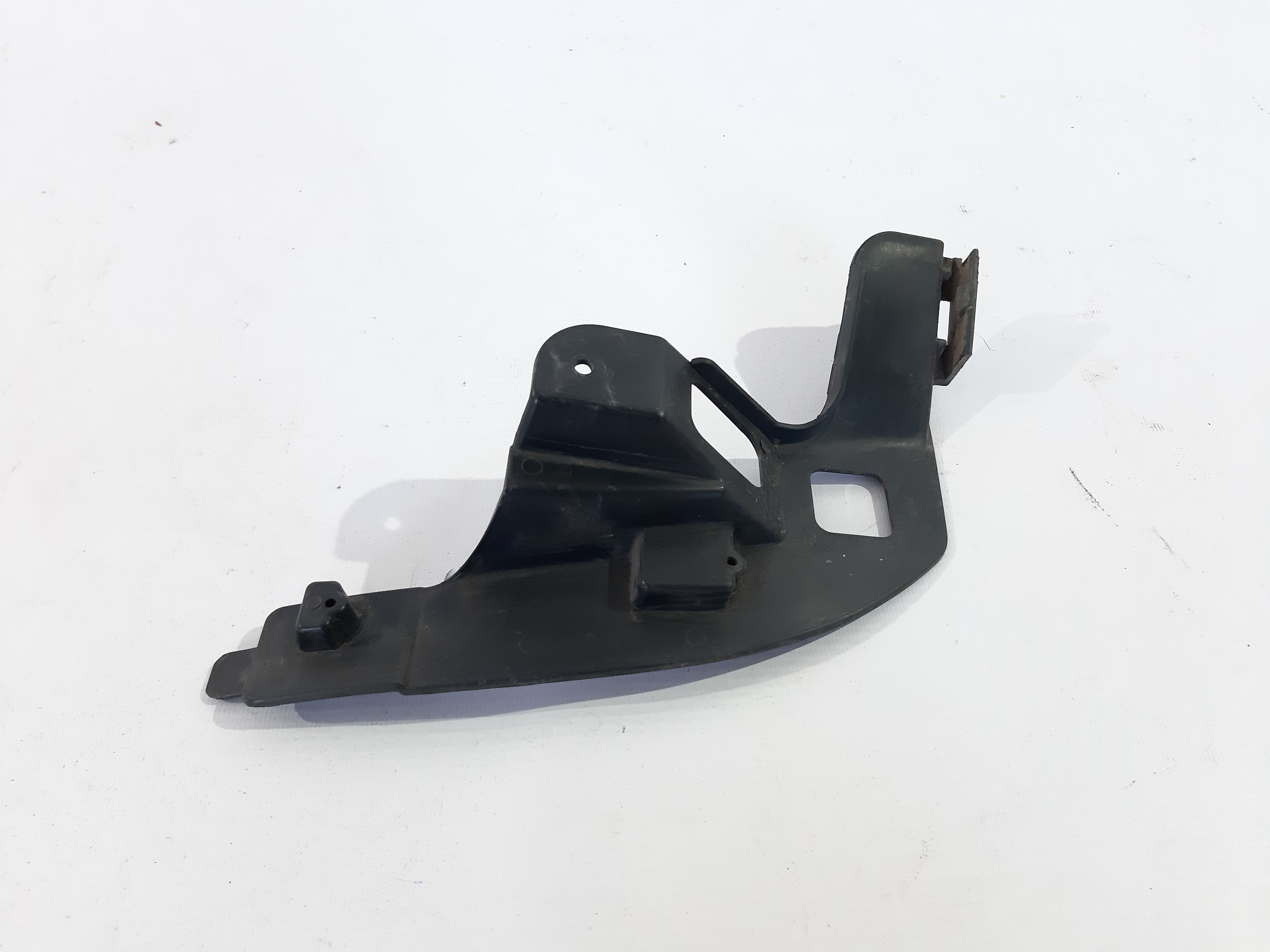 VAG 5K6807394C Кронштейн бампера VAG 5K6807394C Кронштейн бампера