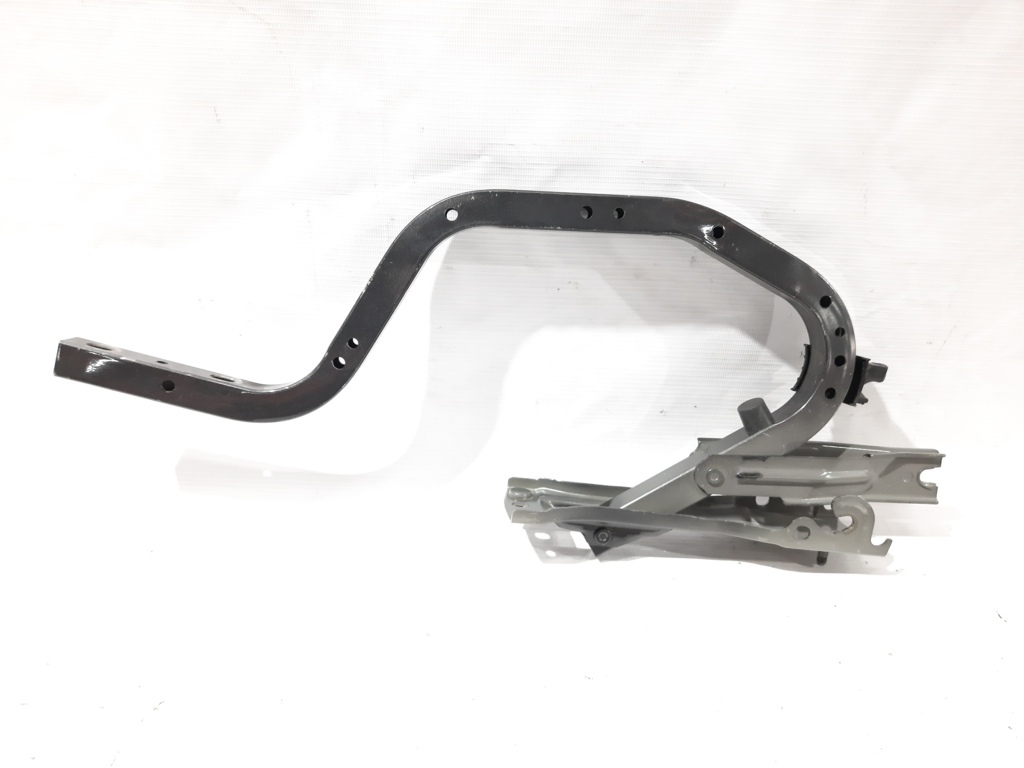 Mazda B61T52710 Петля багажника	