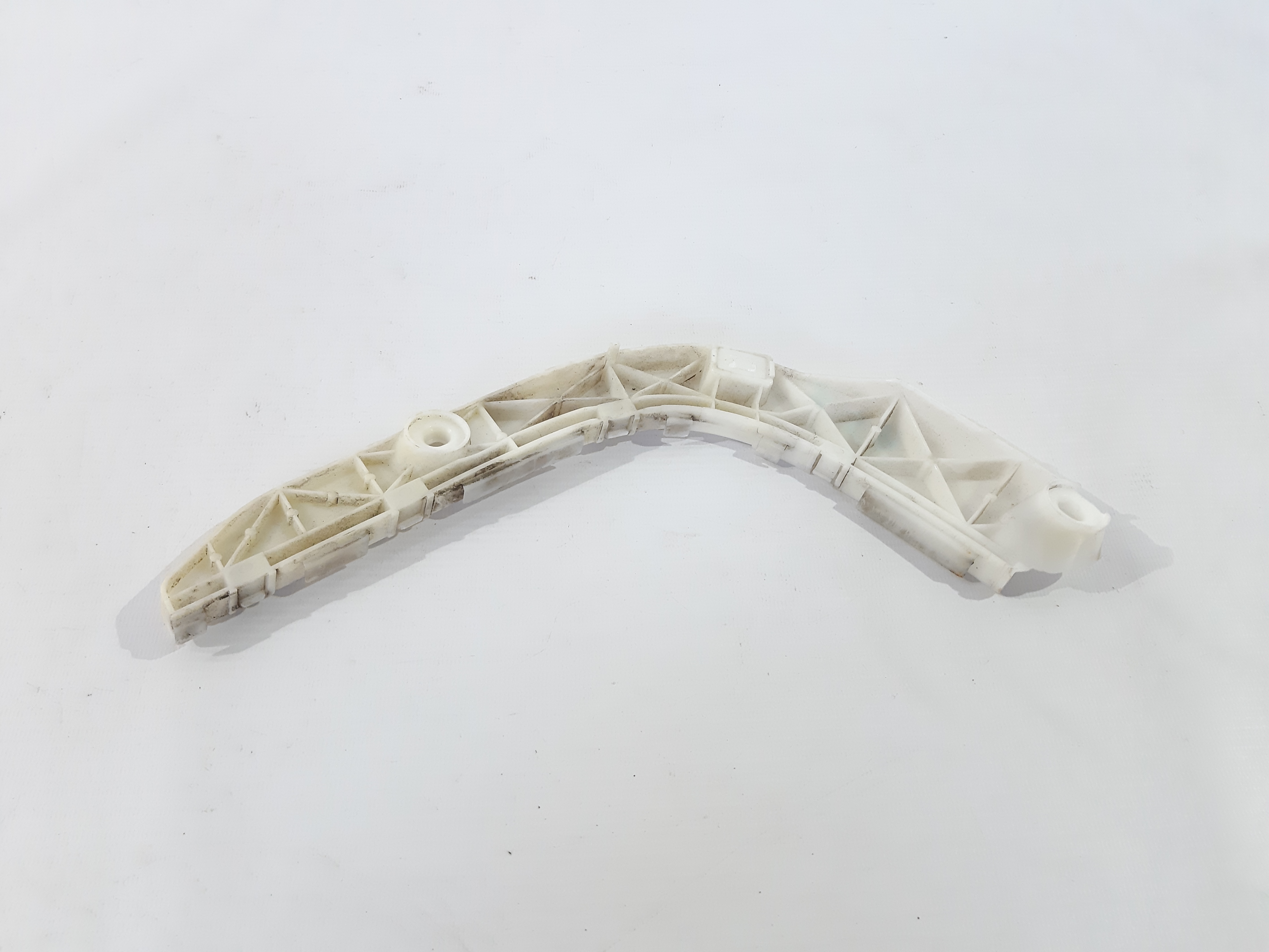 Mazda EG21-50-2J1D Кронштейн бампера — Фото №2