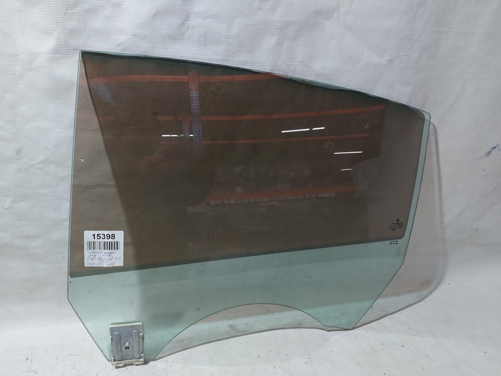 VAG 3C8845205 Стекло боковое
