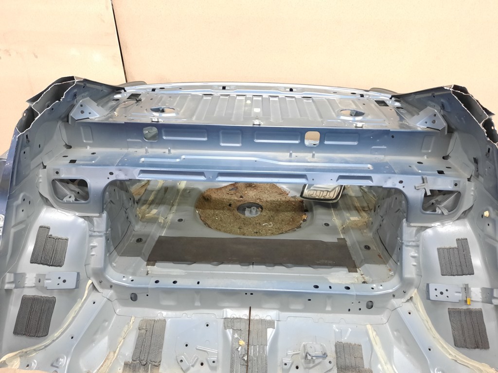 Mazda GHY3-70-41X Крило заднє