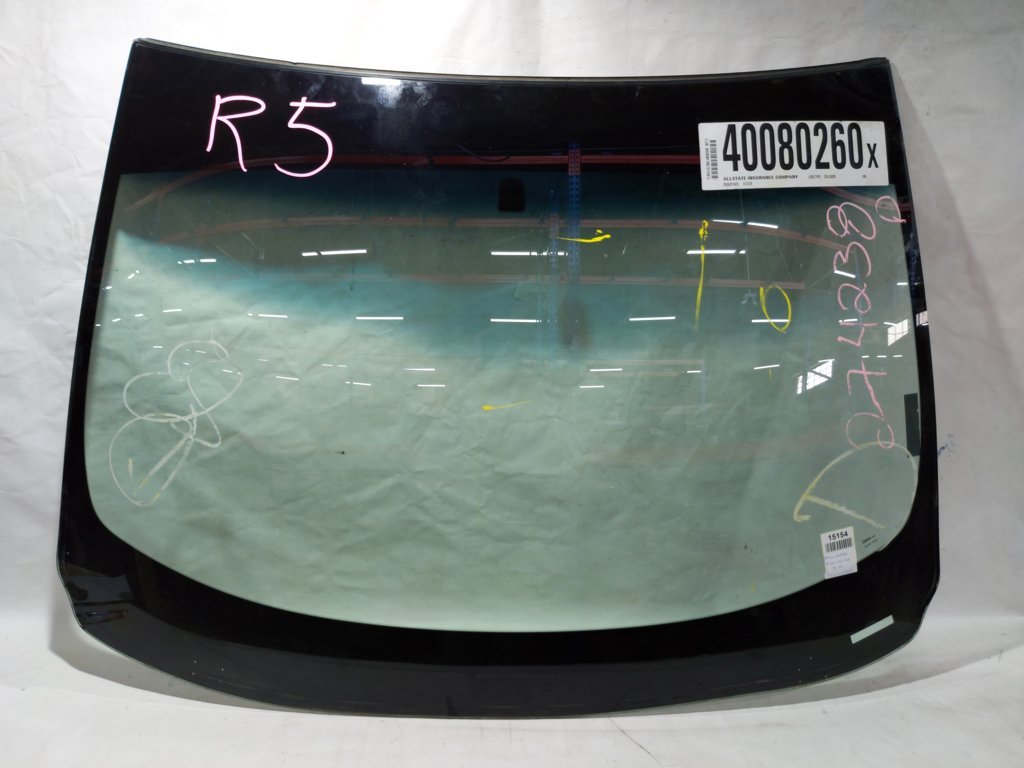 Nissan 727123TA0A Glass windscreen