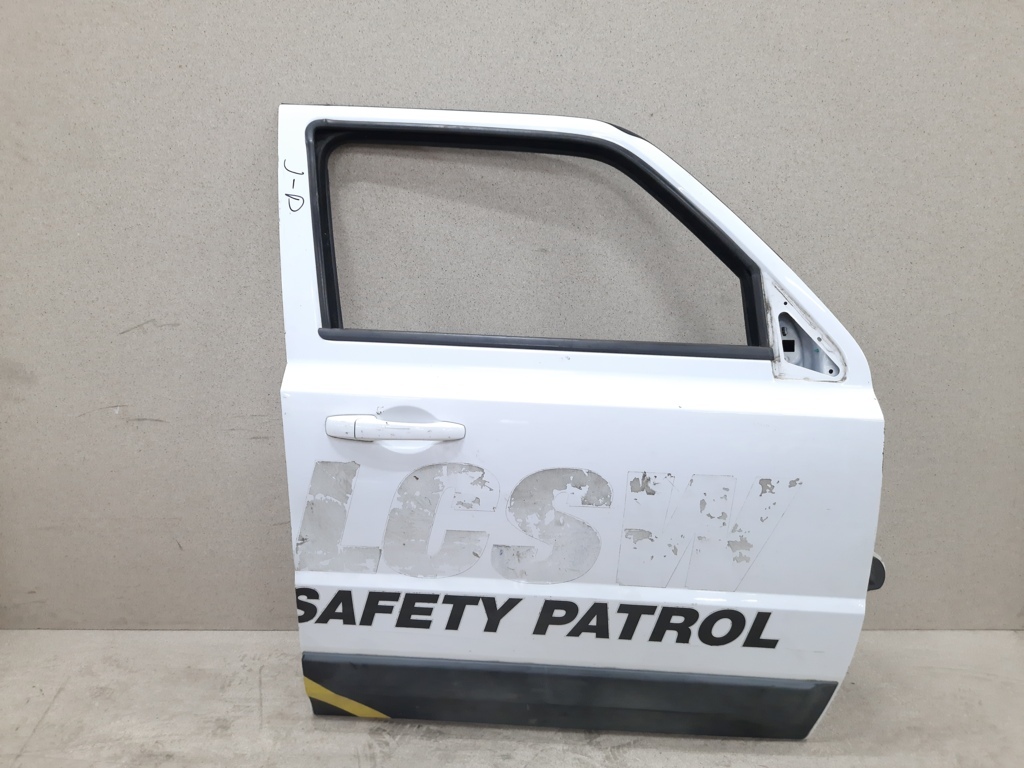 Chrysler 5067706AI Дверь