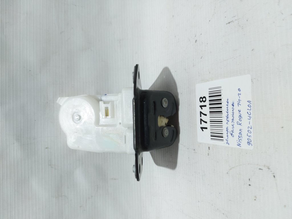 Nissan 905024CL0A Замок багажника