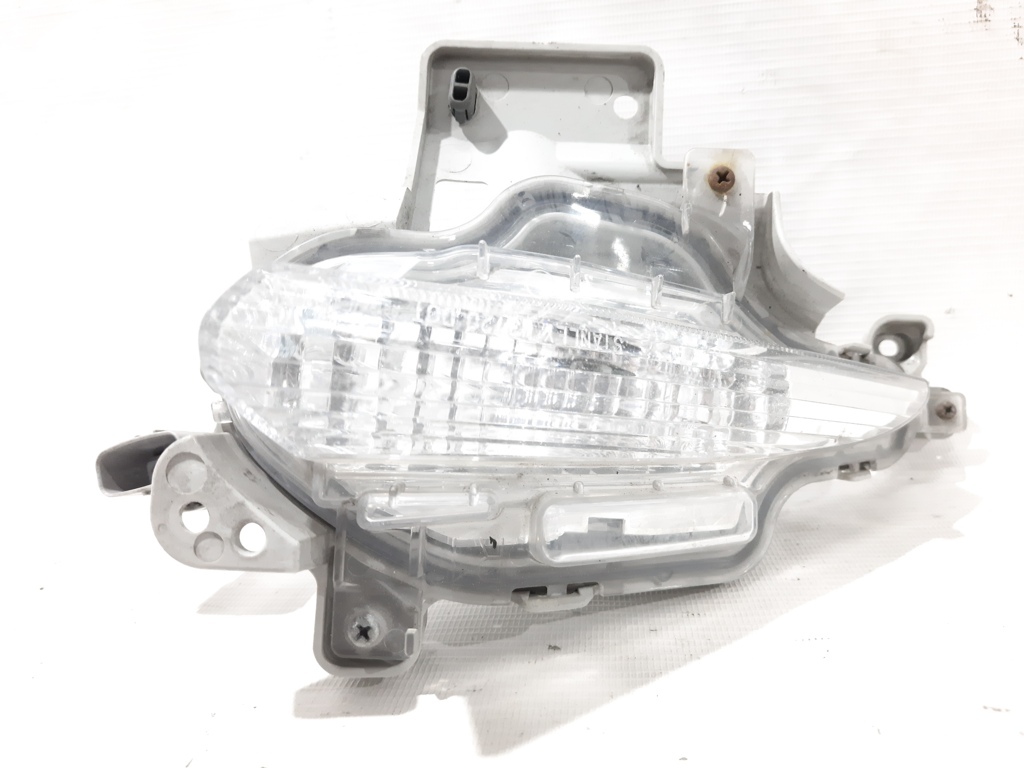 Mazda B63B50C11A Решітка бампера переднього