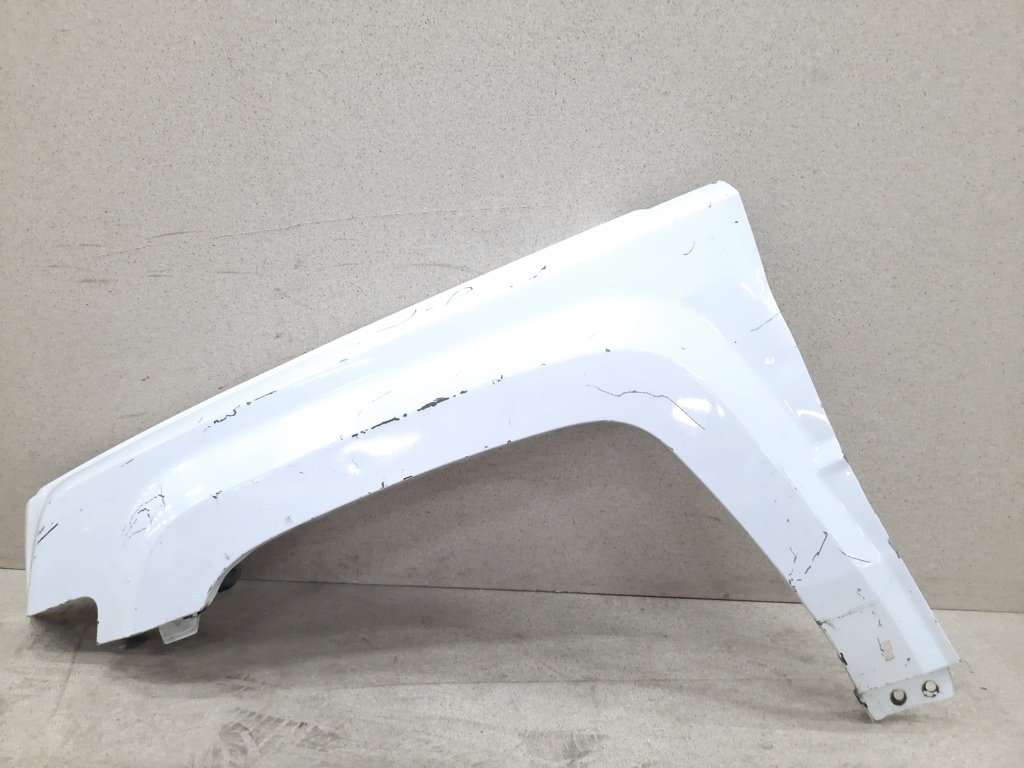 Chrysler 68079925AA Крило переднє