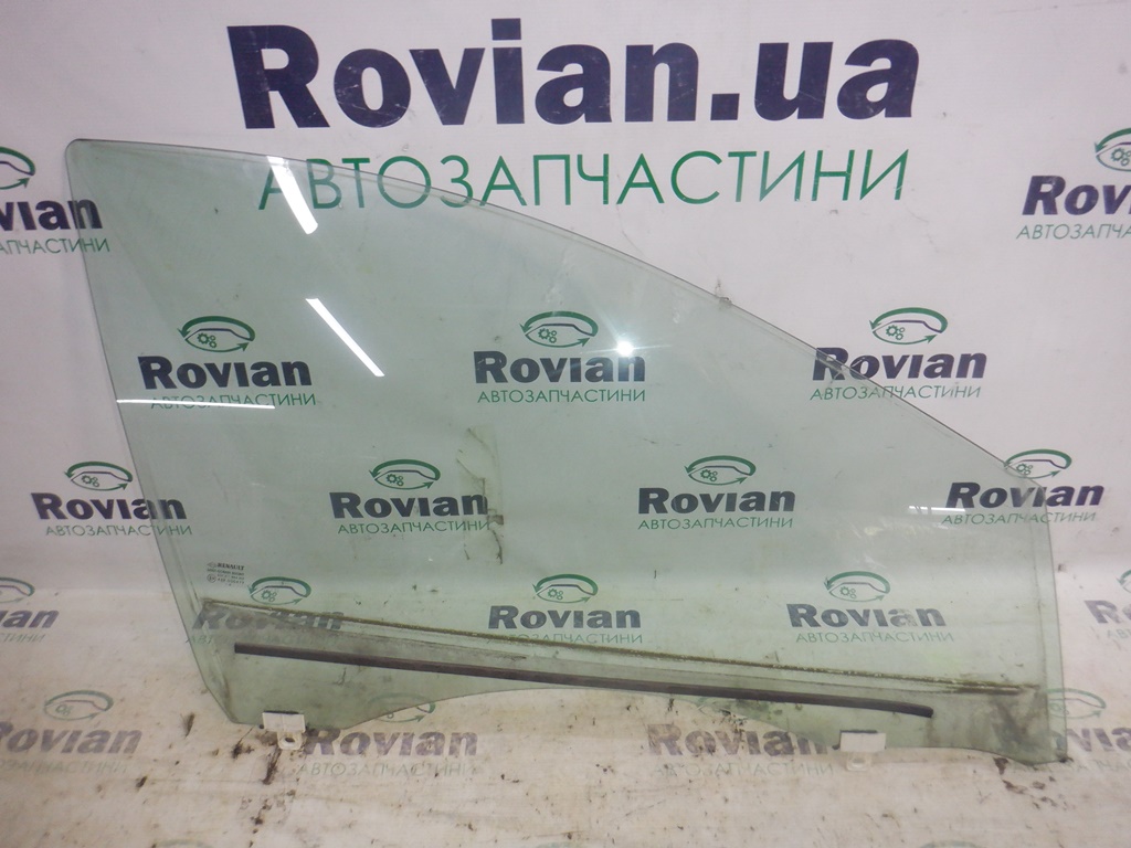 Renault 803007357R Стекло боковое