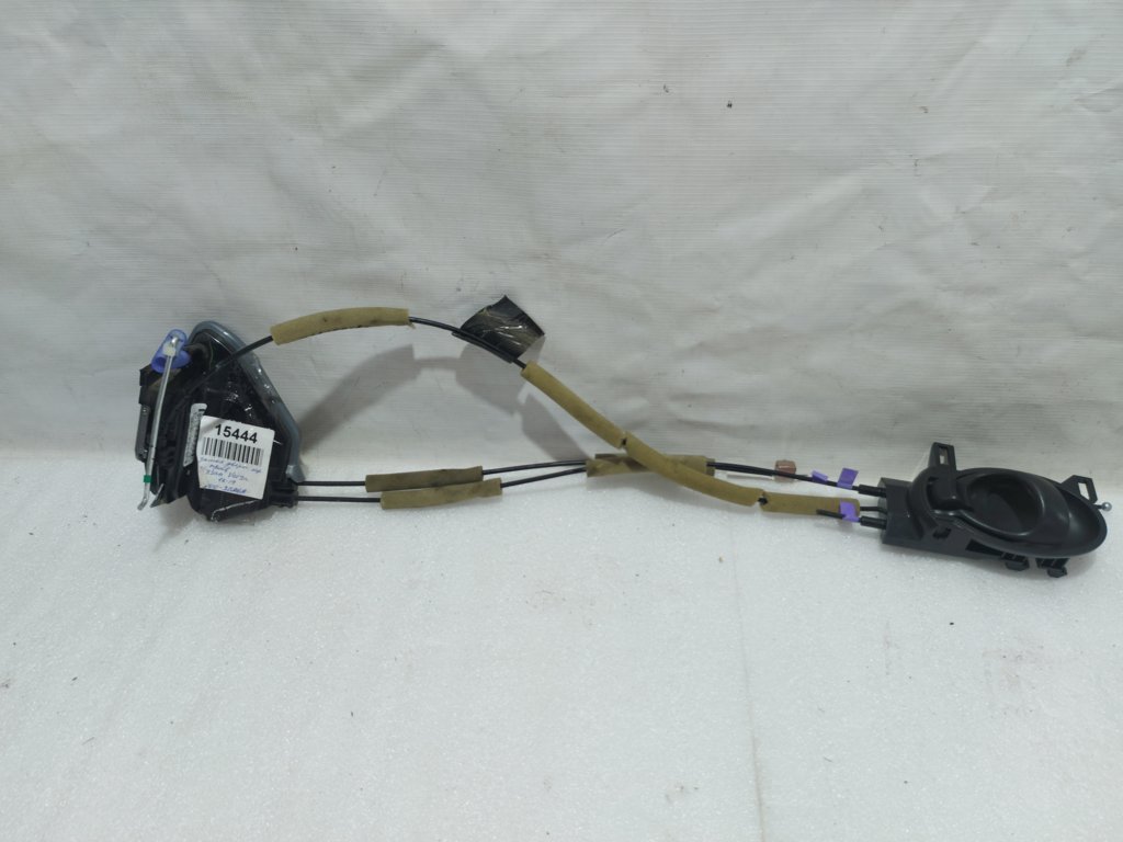 Nissan 805003BA0A Замок двери