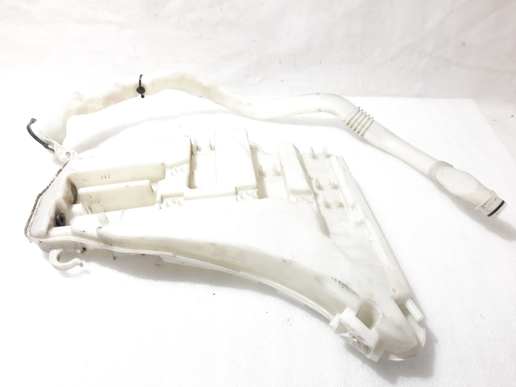 BMW 61667269667 Бачок омывателя