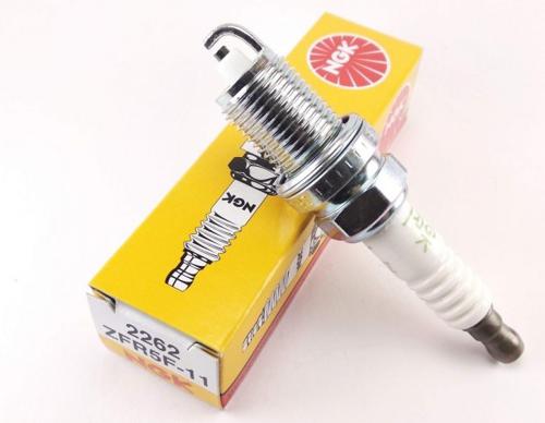 NGK ZFR5F11 Свічка запалювання