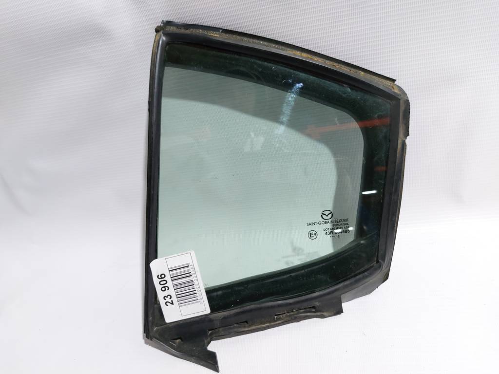 Mazda BJS773661 Скло бічне