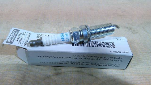Nissan 224011LA1C Свічка запалювання