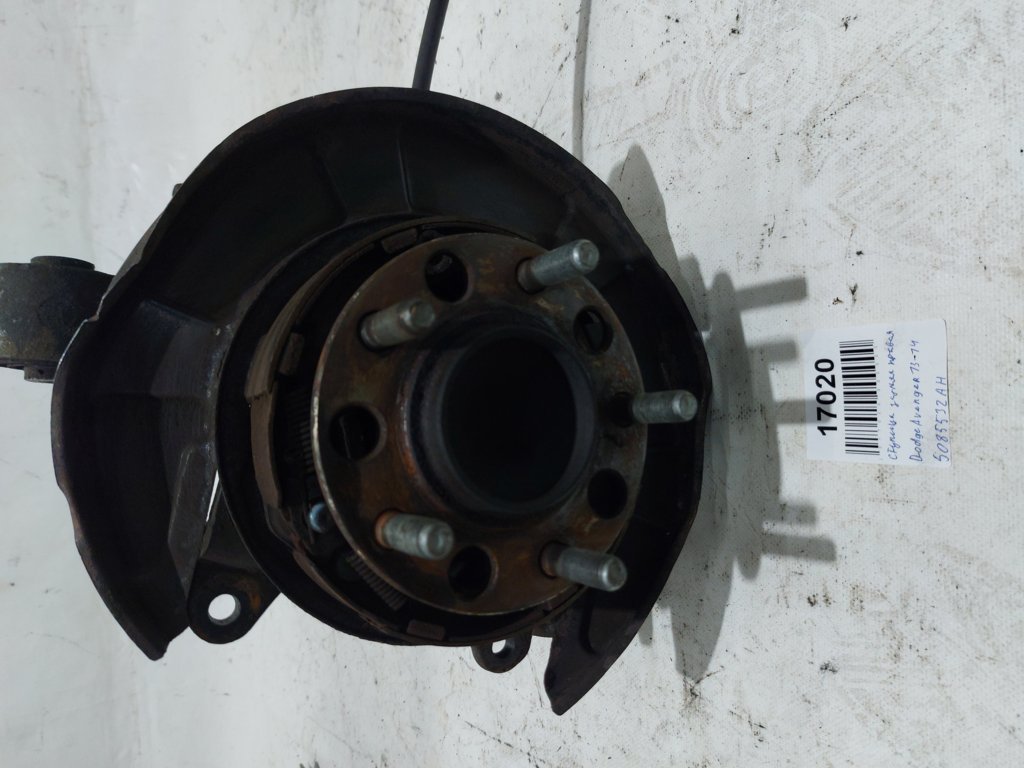 Chrysler 5085532AH Wheel hub assy