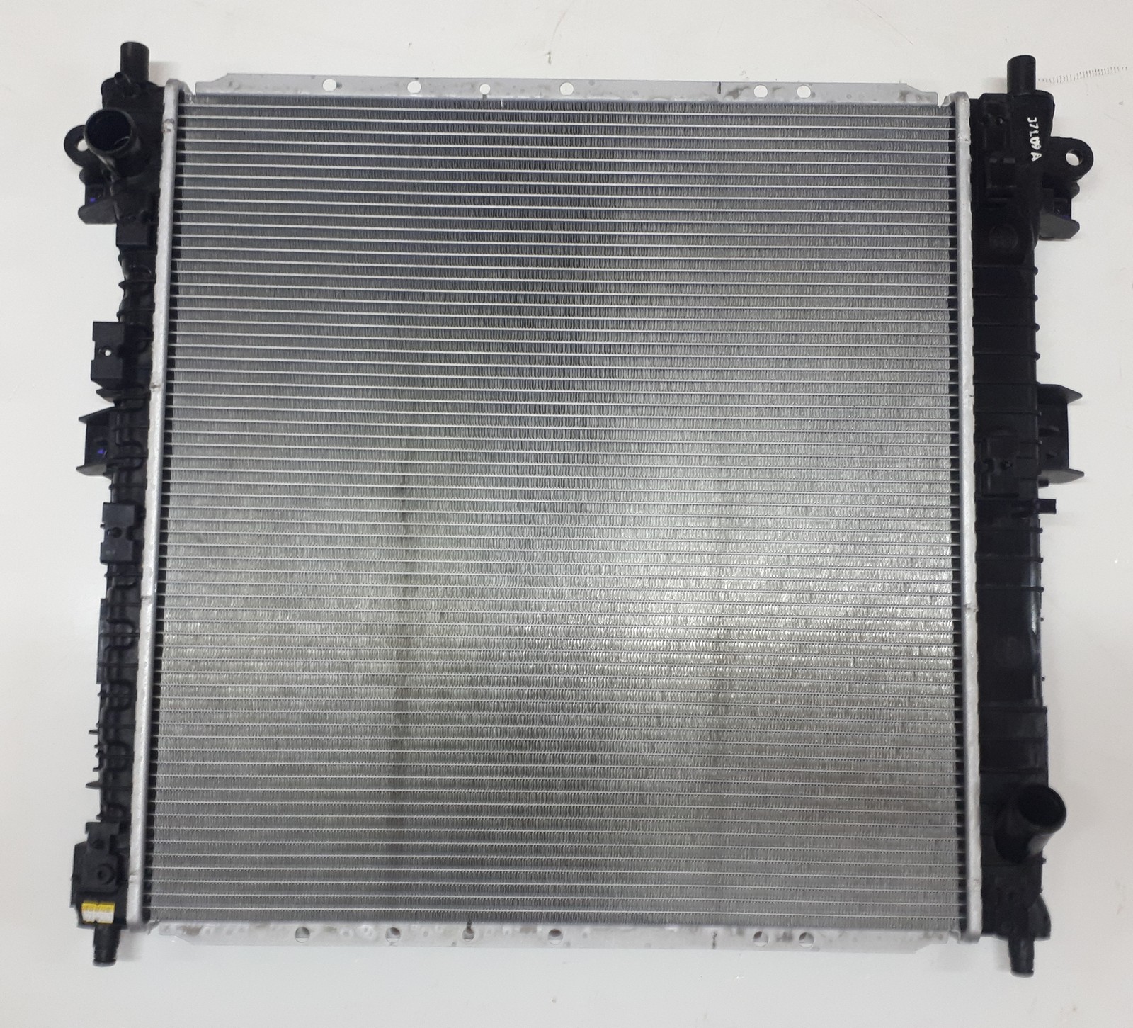 Ssangyong 2131009152 Радіатор охолодження двигуна