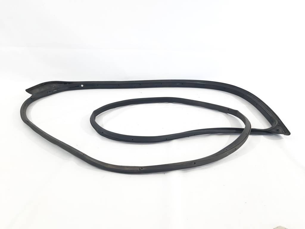 Suzuki 7629257L005PK Ущільнювач кузовний