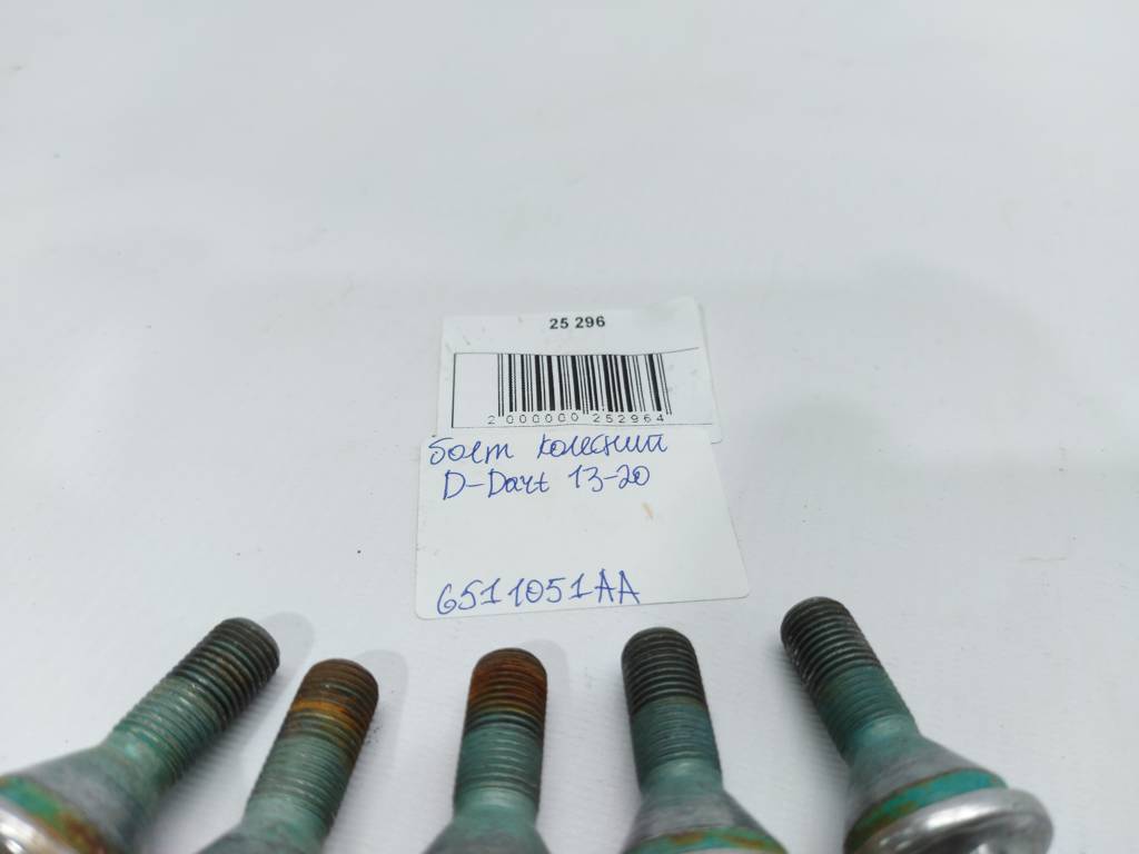 Chrysler 6511051AA Болт Chrysler 6511051AA Болт