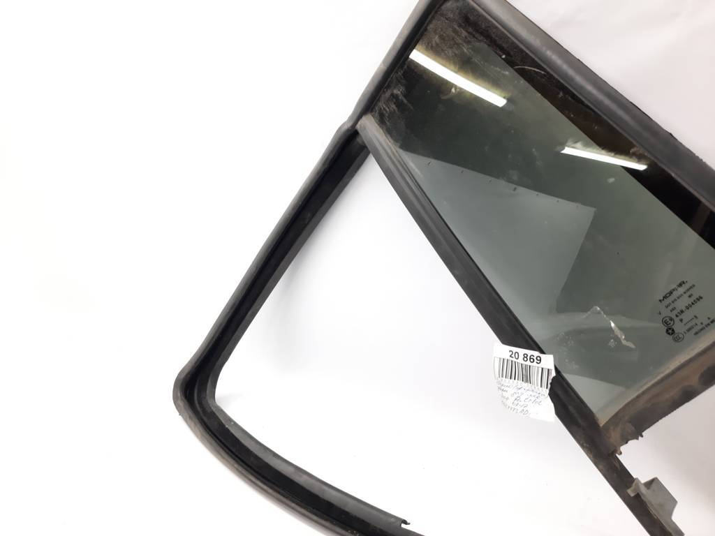 Chrysler 5067773AD Glass quarter window