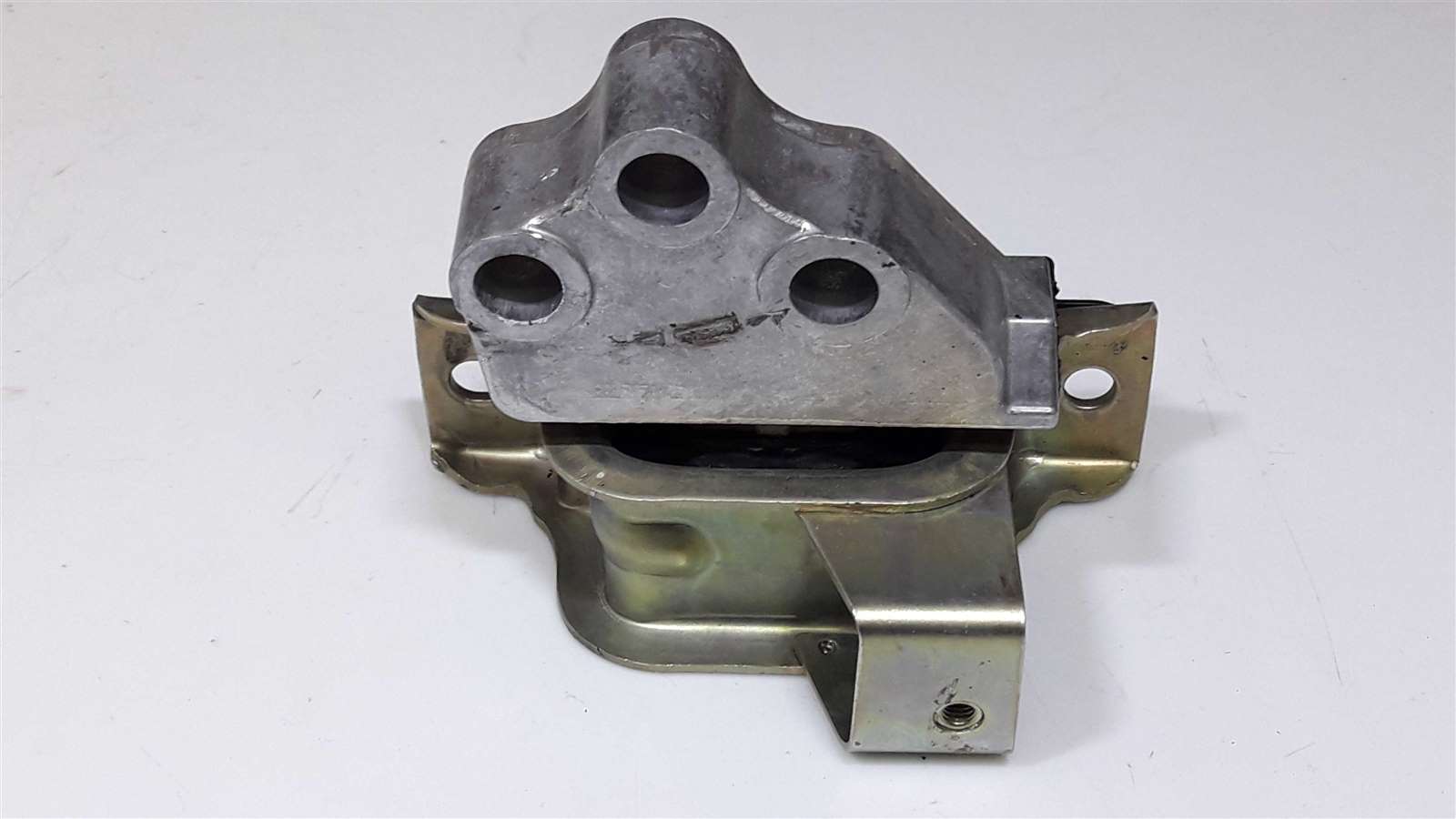 Fiat/Alfa/Lancia 51822810 Кронштейн підвіска двигуна