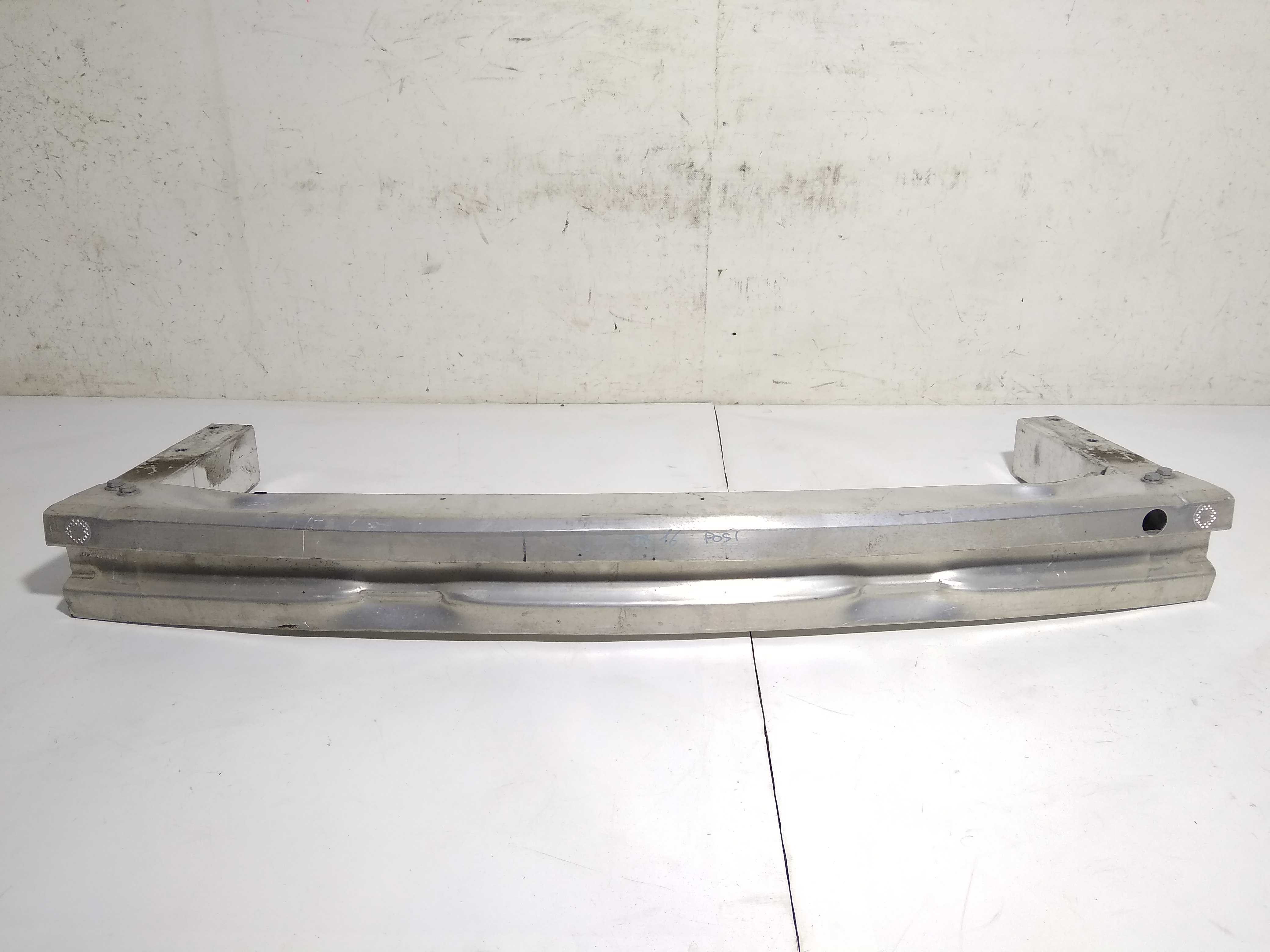 VAG 8R0807313C Усилитель бампера переднего