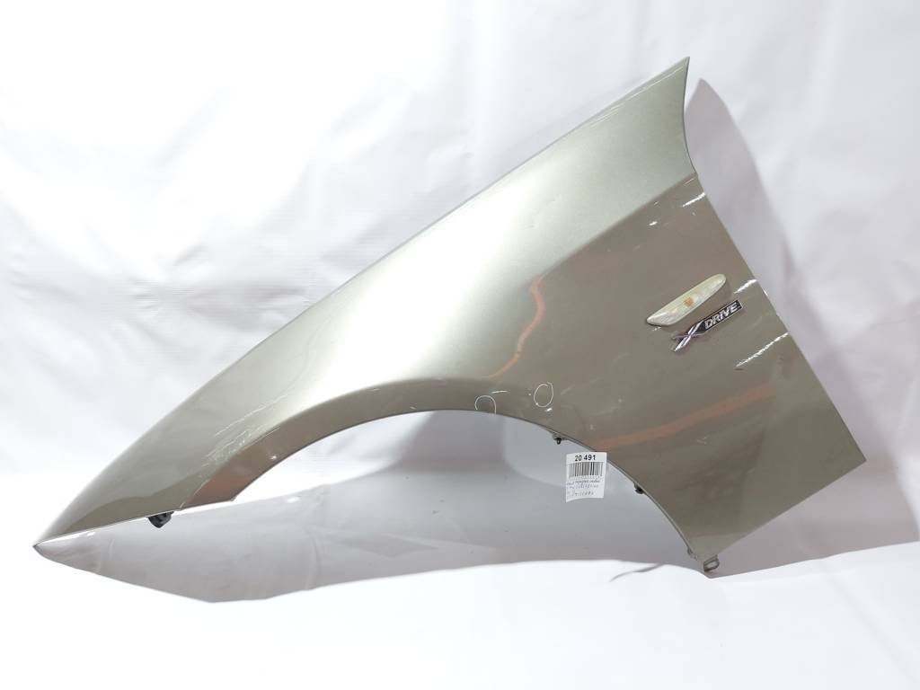 BMW 41357135679 Крыло переднее