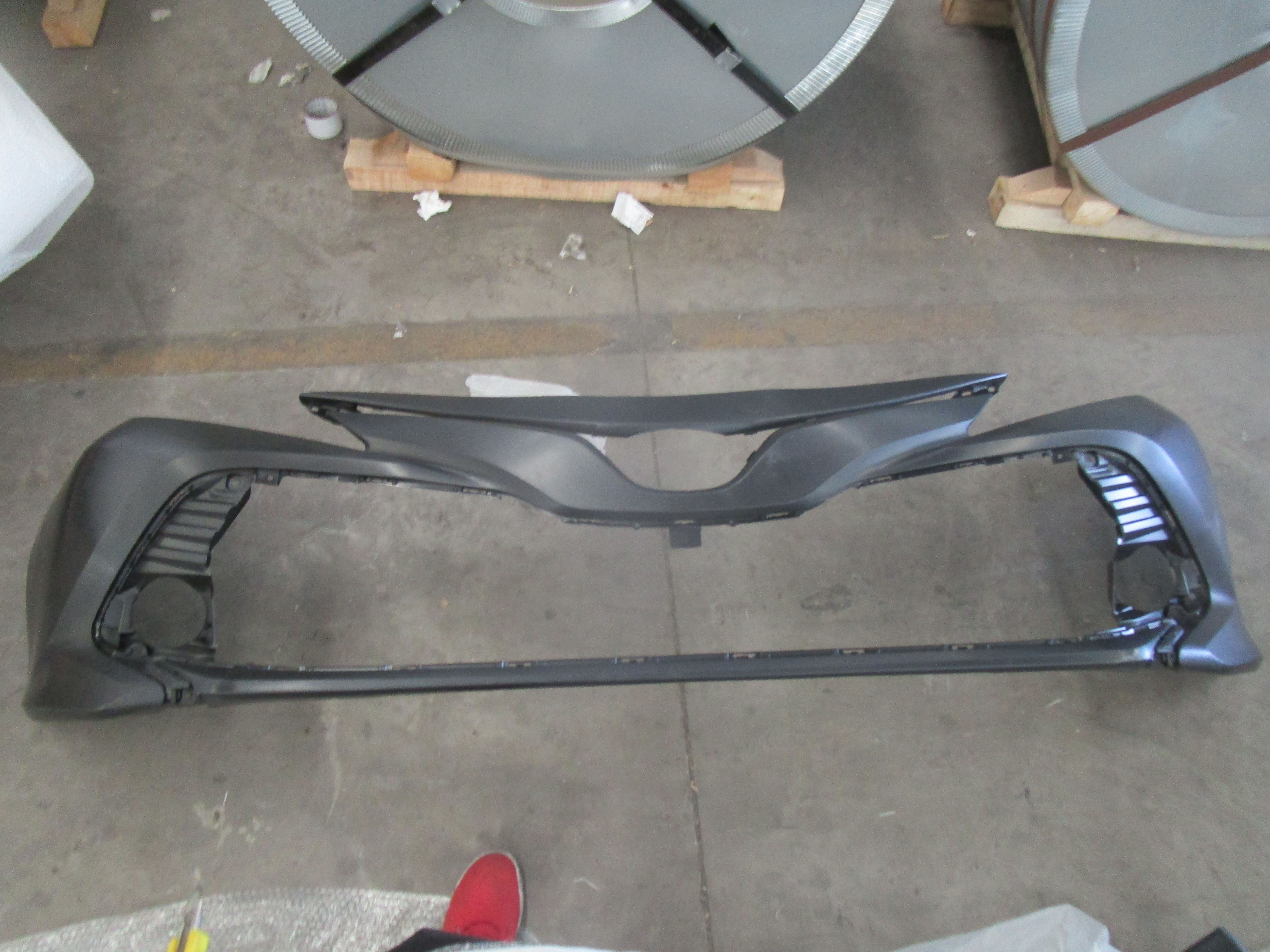 Toyota 521190X936 Бампер передній