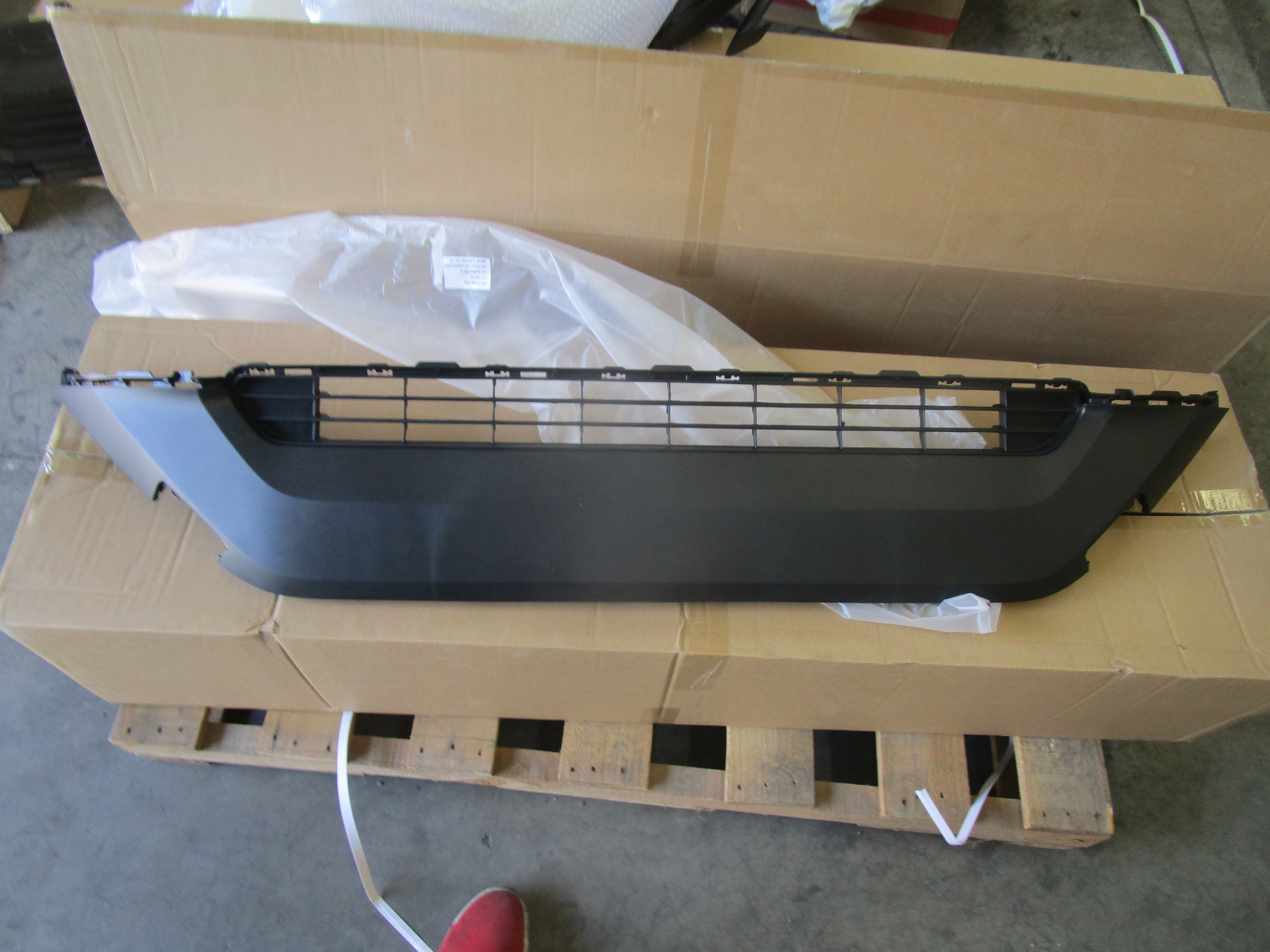 Toyota 527110R090B0 Решетка бампера переднего