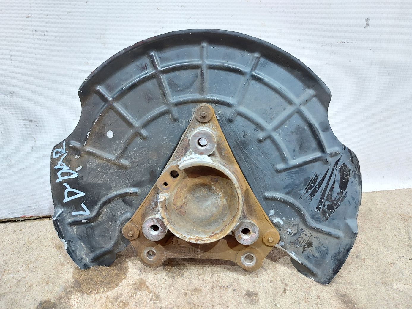 Chrysler 68082150AD Маточина колеса